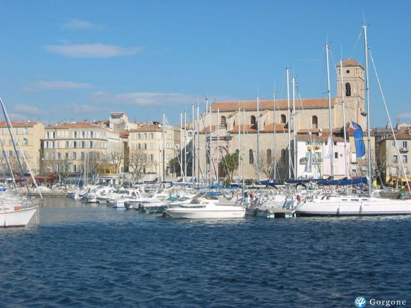 Photo n°8 de :T2 l'enclos de la plage LA CIOTAT